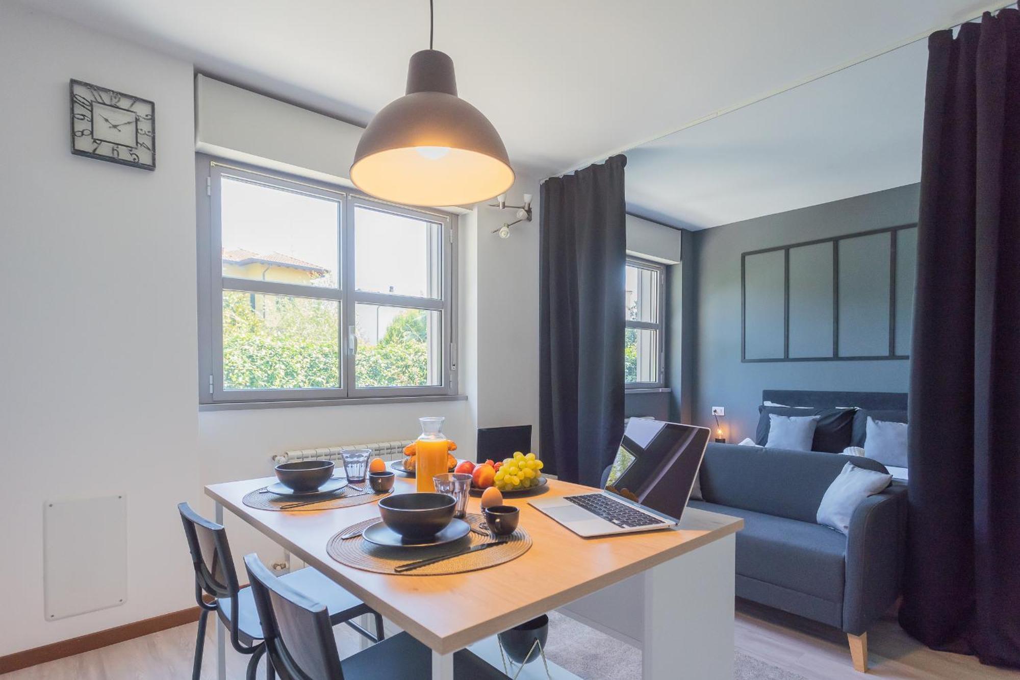 Black Loft Como By Rent All Como Eksteriør billede
