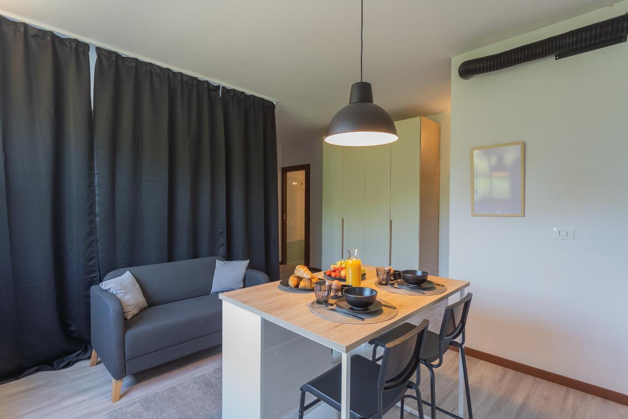 Black Loft Como By Rent All Como Eksteriør billede
