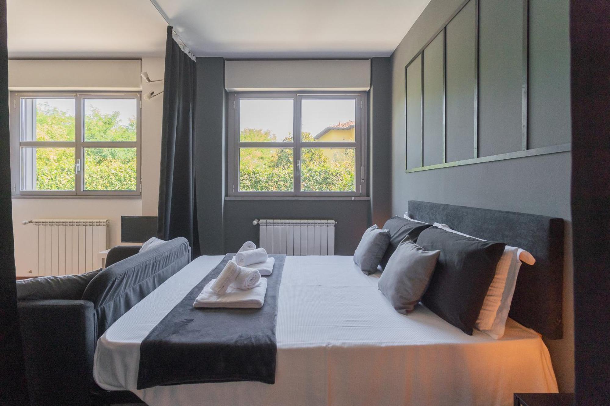 Black Loft Como By Rent All Como Eksteriør billede